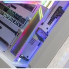 soporte-mars-gaming-para-tarjeta-de-video-magnetico-rgb-silver-2-1.jpg